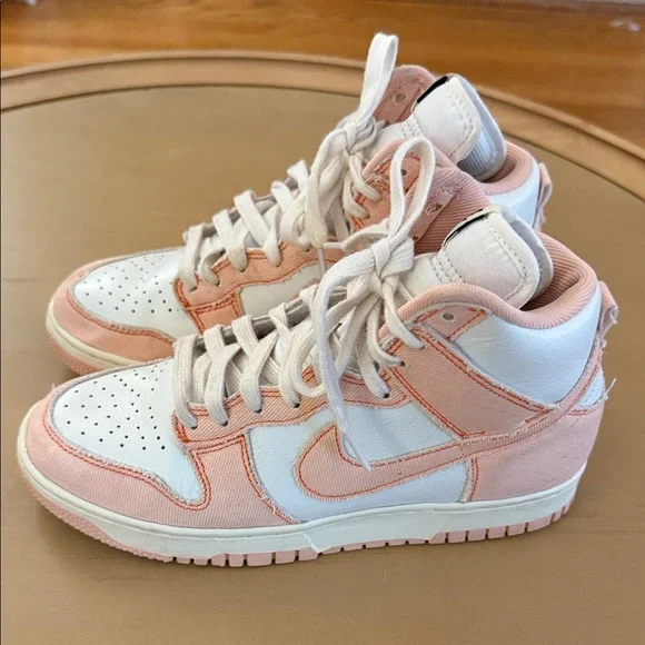 Nike Women's Dunk High 1985 Sneaker - Size 8 - Picture 1 of 6